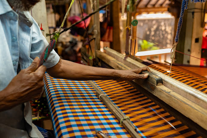 BJP Pledges Support for Handloom Weavers