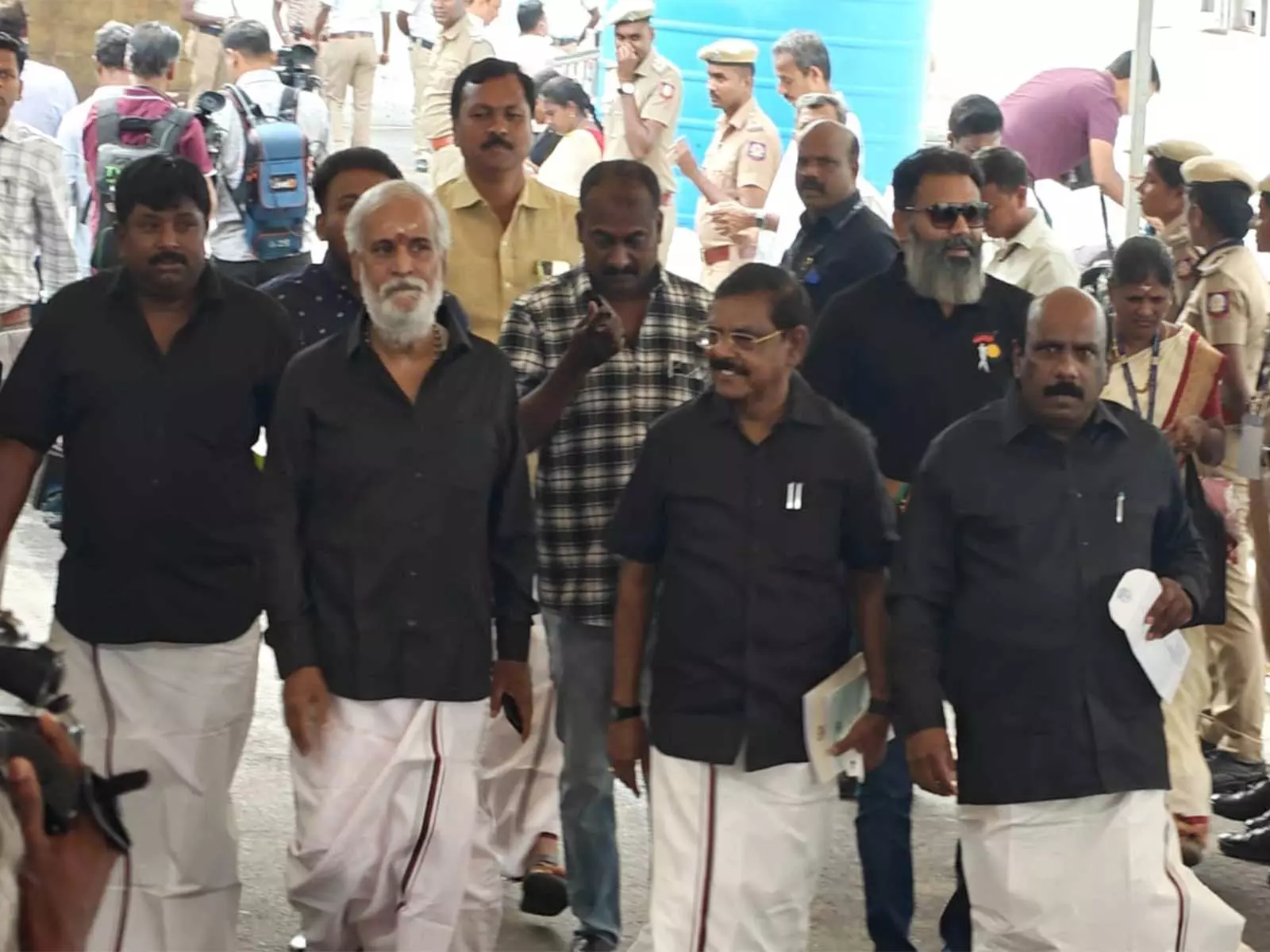 DMK MLAs Wear Black Shirts Ahead of TN Agriculture Budget DMK MLAs Wear Black Shirts Ahead of TN Agriculture Budget