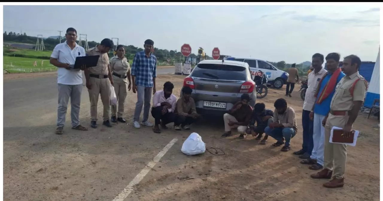 Five Held With Ganja Worth ₹1.12 Lakh Five Held With Ganja Worth ₹1.12 Lakh