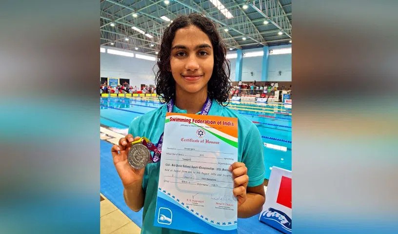 Shivani Swims to Silver at Junior National Meet