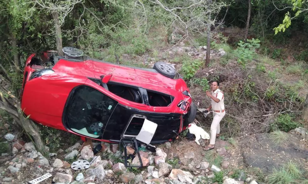 Karnataka Devotee Dies In Tirumala Ghat Road Mishap Karnataka Devotee Dies In Tirumala Ghat Road Mishap