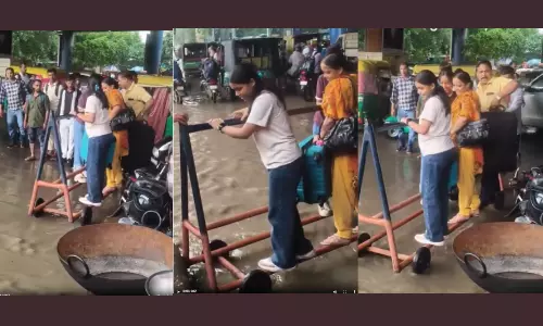 Gurgaon Waterlogging Sparks Desi Jugaad as Citizens Ride Wheeled Barricades Gurgaon Waterlogging Sparks Desi Jugaad as Citizens Ride Wheeled Barricades