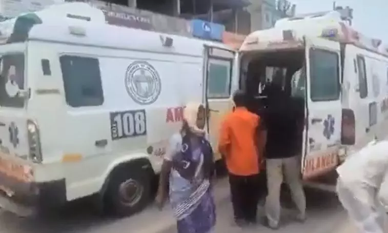 Sircilla: Ambulance Breaks Down, Woman Shifted to Another 108 Sircilla: Ambulance Breaks Down, Woman Shifted to Another 108