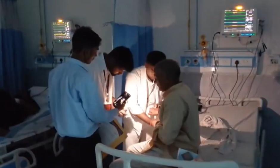 Doctors Rely on Mobile Phone Torches During Power Outage at Bihar Hospital