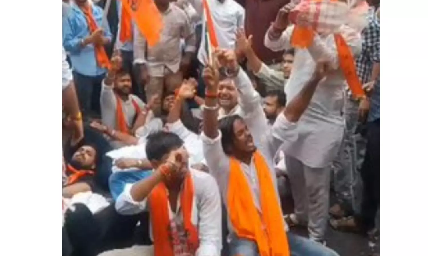 ABVP Members Clash With Police Near Jharkhand CM’s Residence, 8–10 Detained ABVP Members Clash With Police Near Jharkhand CM’s Residence, 8–10 Detained