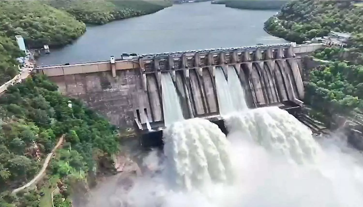 Andhra Pradesh: Slight Dip In Srisailam Inflows, Storage Nears 170 TMC Ft Andhra Pradesh: Slight Dip In Srisailam Inflows, Storage Nears 170 TMC Ft