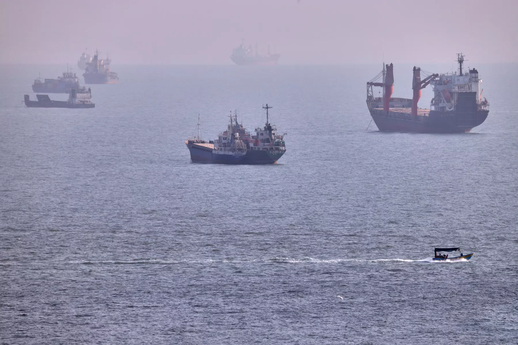 Iran: Strait Of Hormuz Won’t Open Until US Shows Good Behaviour Iran: Strait Of Hormuz Won’t Open Until US Shows Good Behaviour