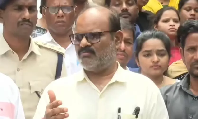 Medico Priyanka’s Father Demands Immediate Hanging of Accused Medico Priyanka’s Father Demands Immediate Hanging of Accused