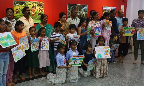 Andhra Pradesh: 250 Children Paint Their Vision Of Patriotism In Vijayawada Andhra Pradesh: 250 Children Paint Their Vision Of Patriotism In Vijayawada