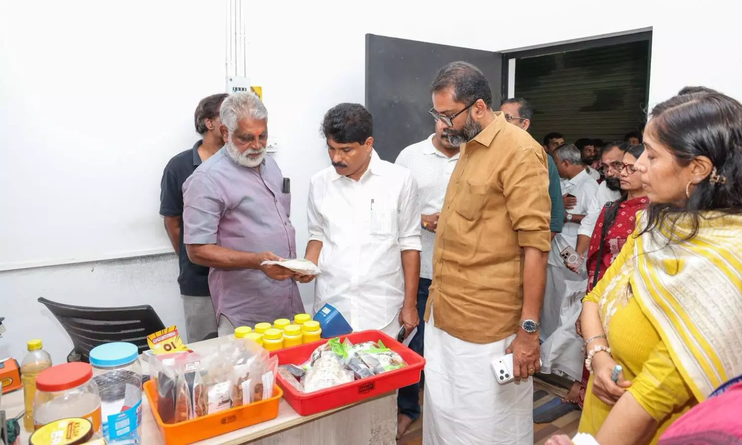 Kerala Minister Flags Pesticide Residues in Food Samples Kerala Minister Flags Pesticide Residues in Food Samples