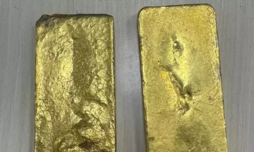 DRI Arrests Three With Smuggled Gold Worth Rs 4.72 Crore In Indore DRI Arrests Three With Smuggled Gold Worth Rs 4.72 Crore In Indore