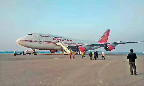 Passengers Protest at Kannur Airport Over Air India Express Flight Delay