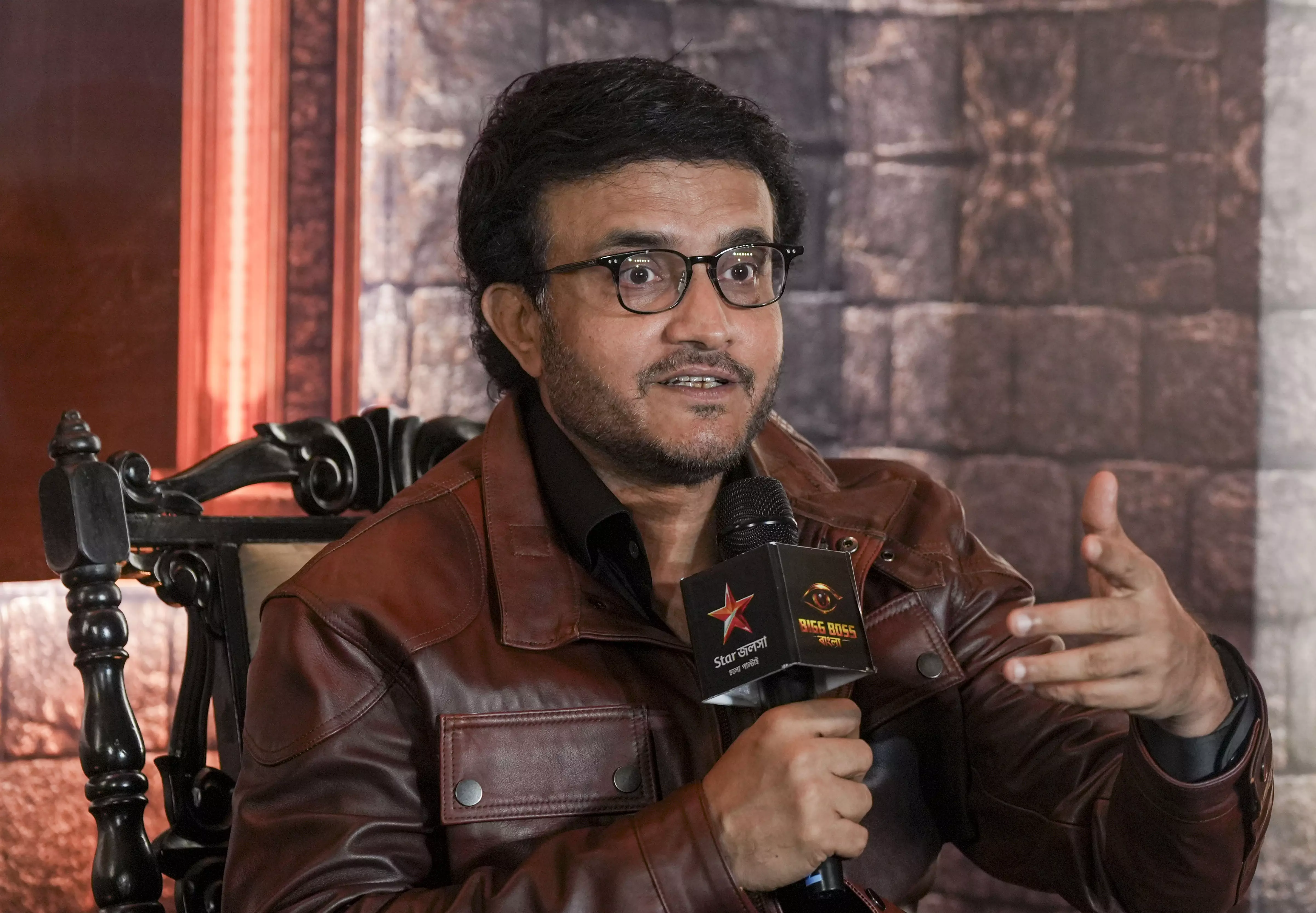 Sourav Ganguly, Wife Receives Death Threats; Police Begin Probe Sourav Ganguly, Wife Receives Death Threats; Police Begin Probe