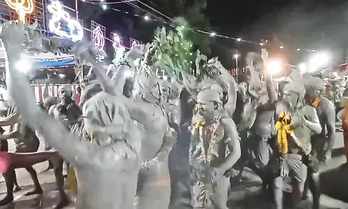 Tamil Nadu Devotees Fulfil Vows Covering Themselves in Mud