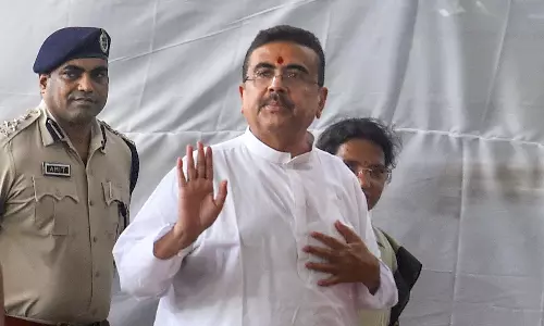Bengal CMs Suvendus Helicopter Makes Emergency Landing at Kolaghat Bengal CMs Suvendus Helicopter Makes Emergency Landing at Kolaghat