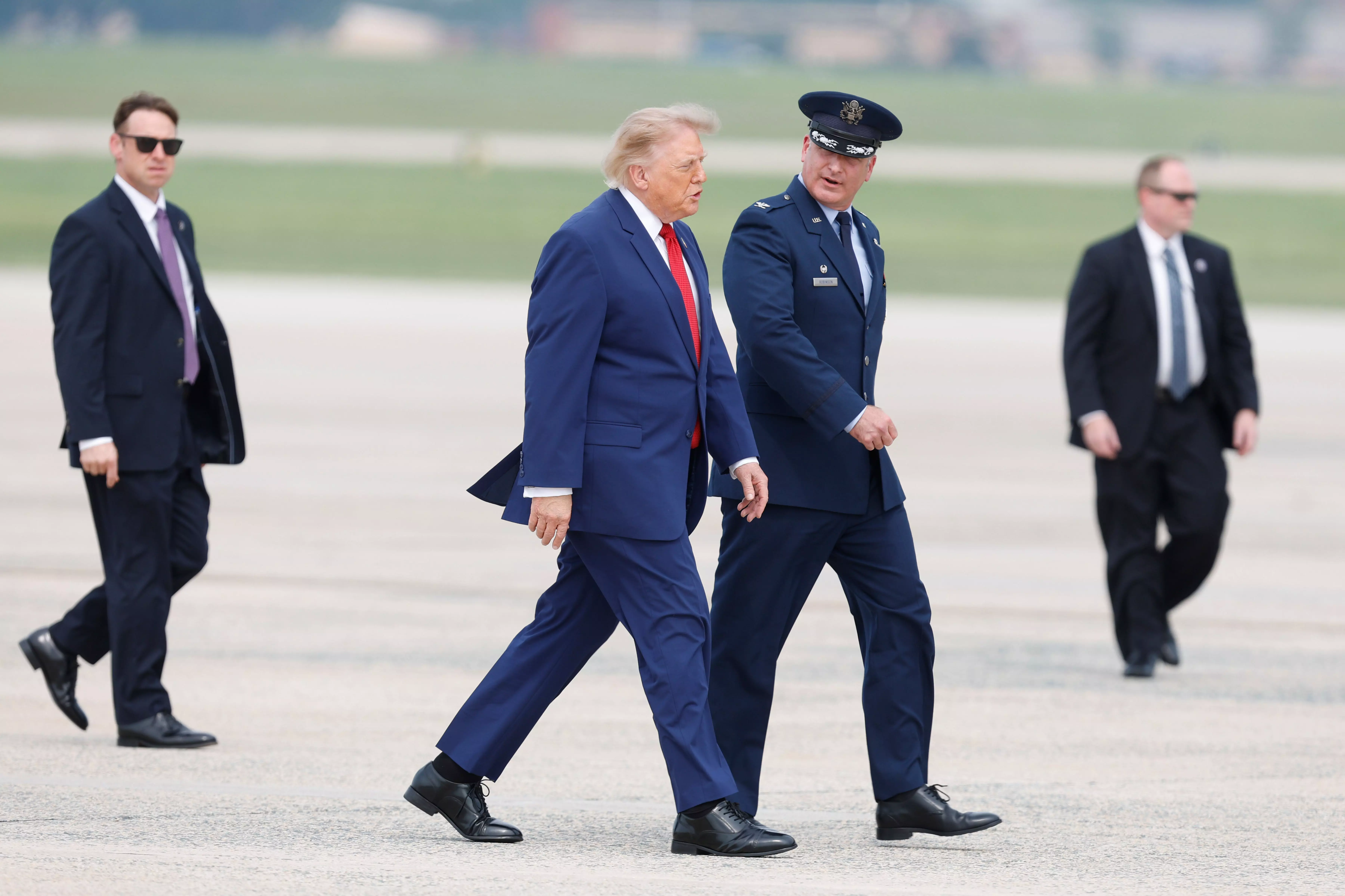 Trumps Secret Plane Swap Triggers Questions and Confusion Trumps Secret Plane Swap Triggers Questions and Confusion