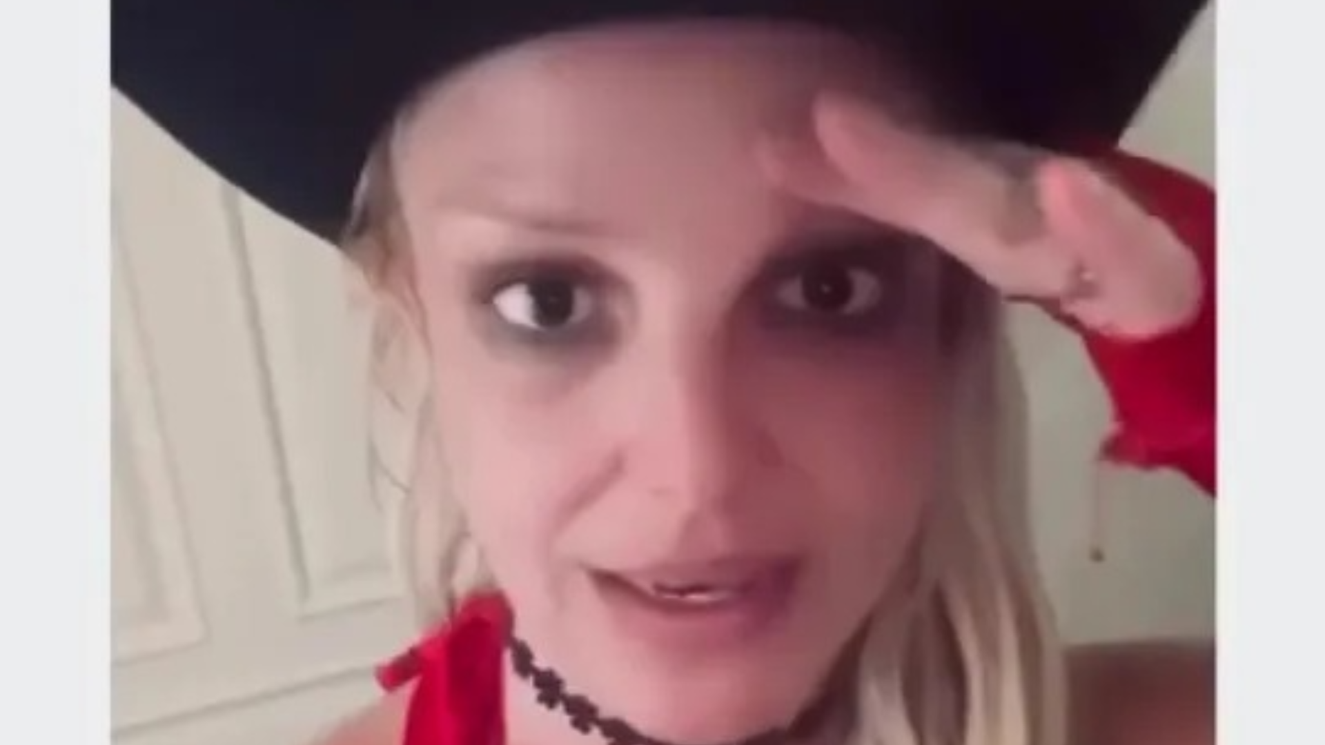 Britney Spears Opens Up About Botox Mishap, Says One Eye "Drooped Down" for Four Weeks
