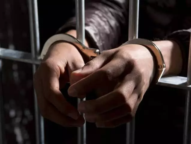 Pak Man, Aide Held In WB For ISI Links Pak Man, Aide Held In WB For ISI Links