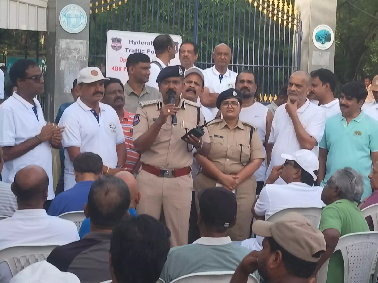 KBR Park Walkers Urged to Follow New One-Way Traffic Rules from Aug 18 KBR Park Walkers Urged to Follow New One-Way Traffic Rules from Aug 18