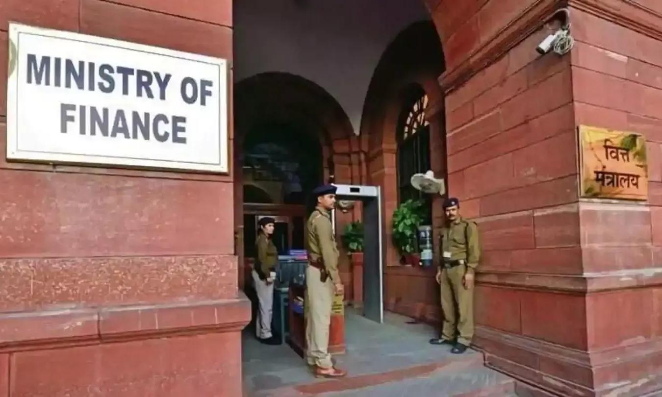 Finance Ministry Asks Govt Entities Not To Set Excessive Turnover, Staff Criteria on GeM
