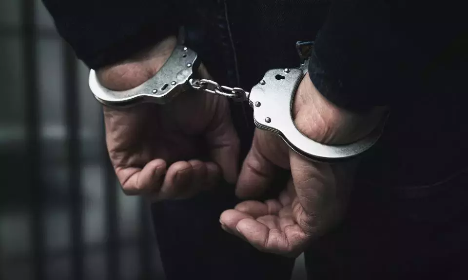 Two Arrested For Posing As Reporters And Extorting Money Two Arrested For Posing As Reporters And Extorting Money