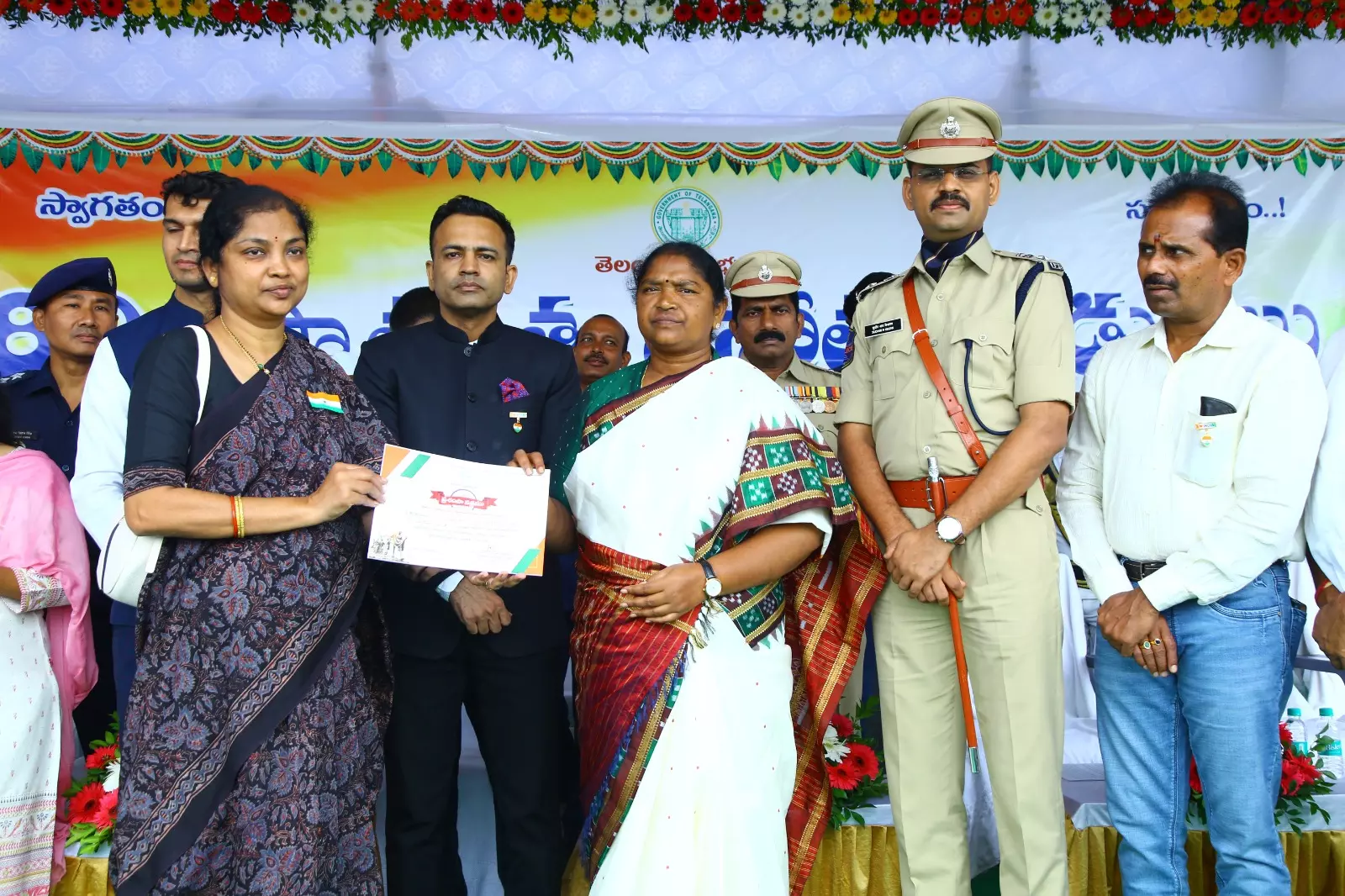 Telangana: Tricolour Flies High, Patriotism Sweeps Across State Telangana: Tricolour Flies High, Patriotism Sweeps Across State