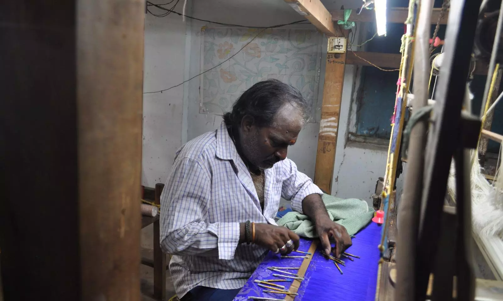 Payakaraopeta Saris Win Markets, Weavers Lose Out Payakaraopeta Saris Win Markets, Weavers Lose Out
