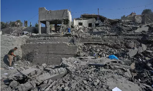 Israeli Airstrike in Southern Lebanon Kills 7, Lebanese State Media Reports