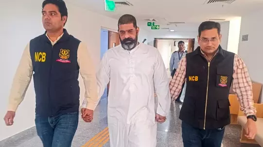 Pune Court Remands Alleged Drug Kingpin Virender Basoya To NCB Custody Pune Court Remands Alleged Drug Kingpin Virender Basoya To NCB Custody