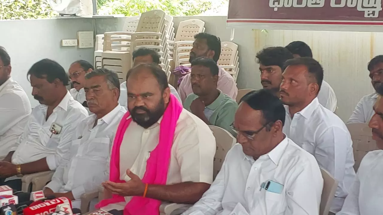 Telangana: BRS Alleges Lapses In 2BHK Houses Allocation In Nalgonda Telangana: BRS Alleges Lapses In 2BHK Houses Allocation In Nalgonda