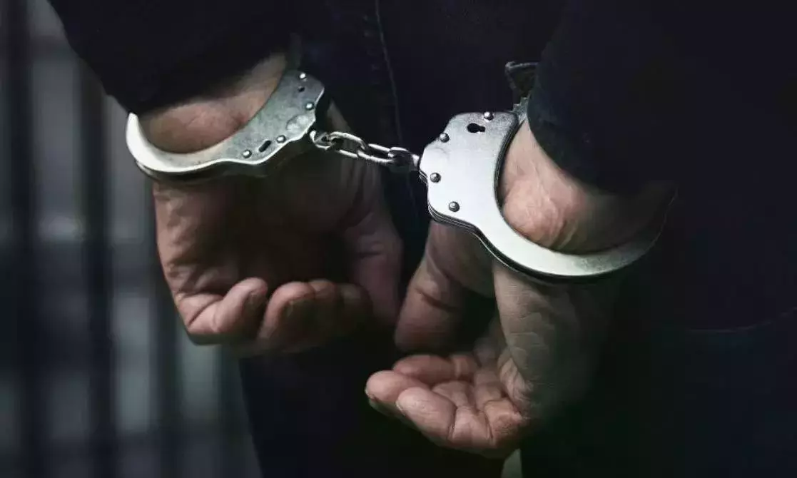 Two Arrested In Shankarpally Burglary Cases Two Arrested In Shankarpally Burglary Cases