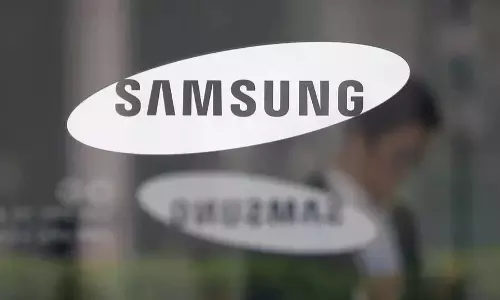Samsung Reportedly Working on Over-Ear Headphones to Rival Apples AirPods Max Samsung Reportedly Working on Over-Ear Headphones to Rival Apples AirPods Max