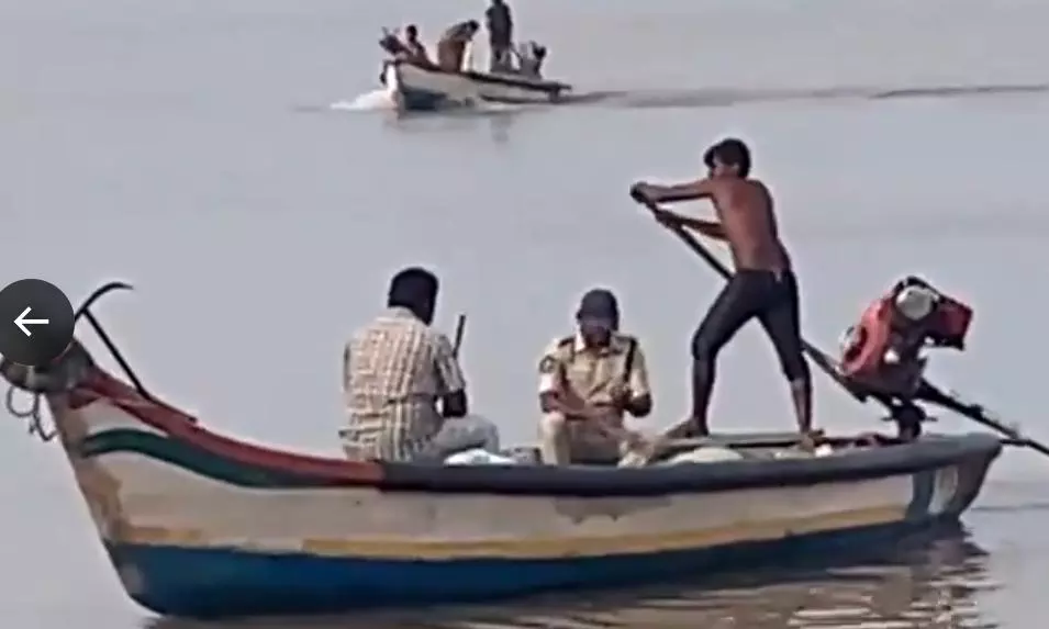 Pithapuram Panchayat Raj AE Attempts Suicide With Family Pithapuram Panchayat Raj AE Attempts Suicide With Family