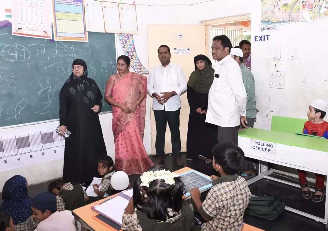Mayor Inspects Urdu School, Assures Swift Development Works Mayor Inspects Urdu School, Assures Swift Development Works