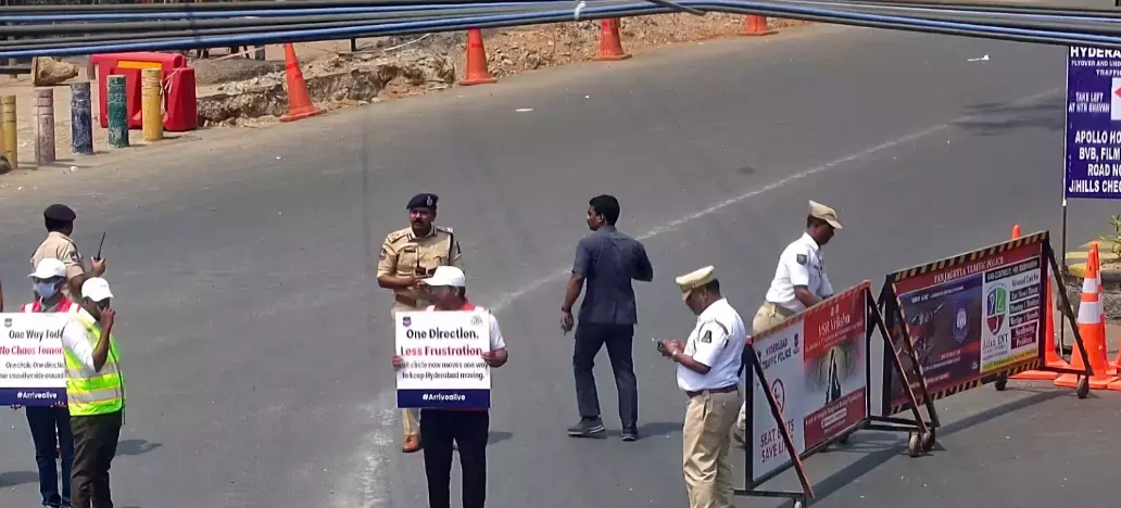 Gig Workers Warn of Losses From KBR Detours Gig Workers Warn of Losses From KBR Detours