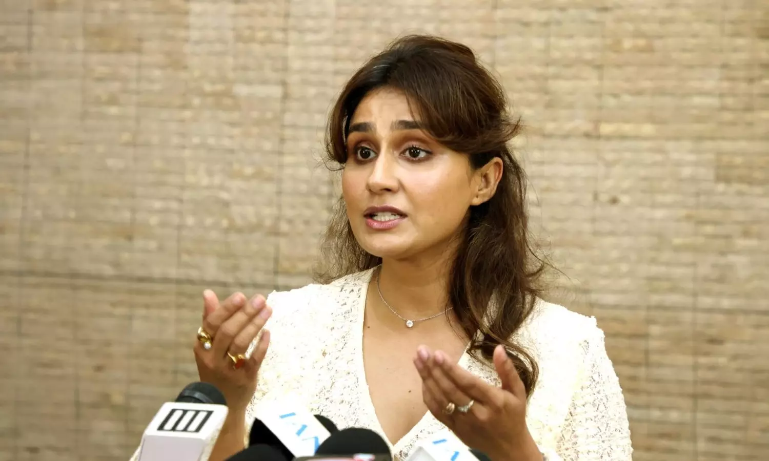 Antarra Banerjee Clarifies FIR Misidentification Antarra Banerjee Clarifies FIR Misidentification