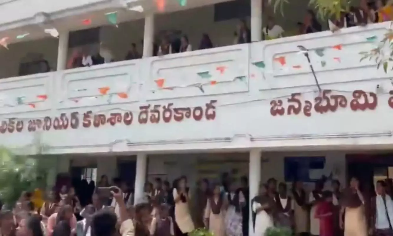 Nalgonda: Students Assault Lecturer Over Alleged Misbehaviour With Girl Students Nalgonda: Students Assault Lecturer Over Alleged Misbehaviour With Girl Students