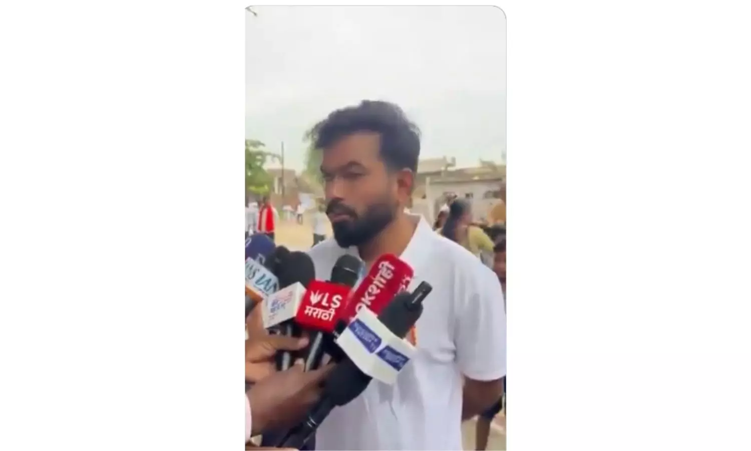Forget Cockroaches, Dimagi Naxals Are Trending Online Forget Cockroaches, Dimagi Naxals Are Trending Online