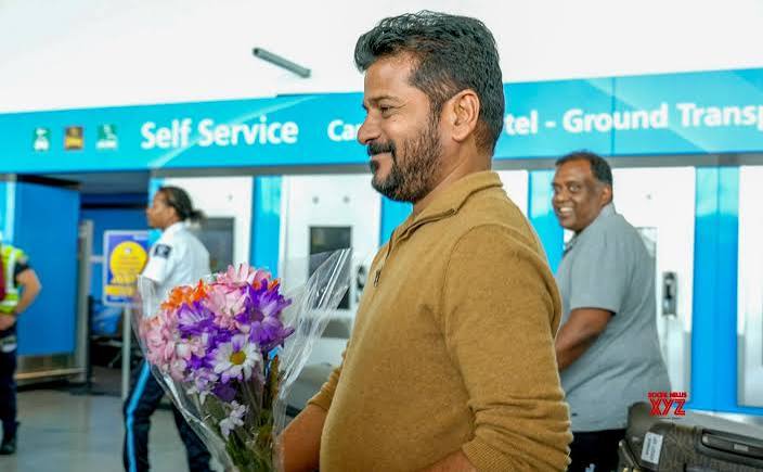 CM Leaves For Delhi To Attend CWC Meeting