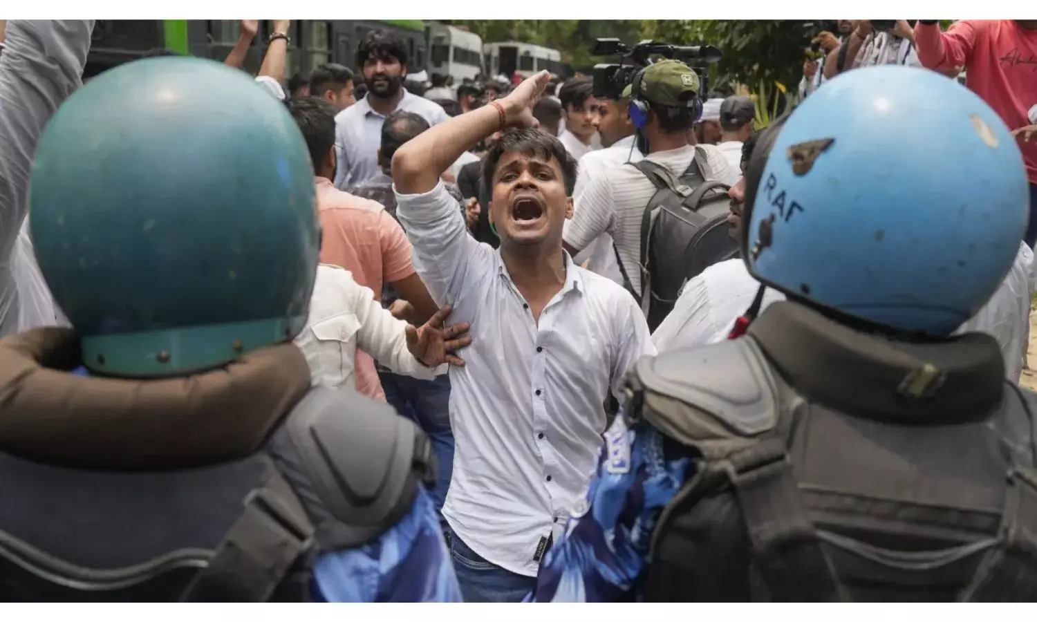 Anil Tyagi | How the Capital Panic-planned For The Great Cockroach Bite Anil Tyagi | How the Capital Panic-planned For The Great Cockroach Bite