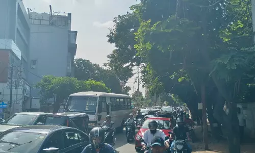 Pedestrians Left at Mercy of Traffic as Motorists Disregard Zebra Crossings and Signals Across Hyderabad Pedestrians Left at Mercy of Traffic as Motorists Disregard Zebra Crossings and Signals Across Hyderabad