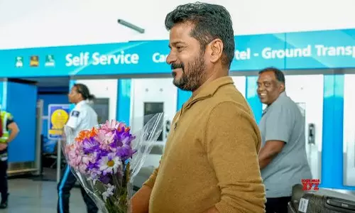 CM Leaves For Delhi To Attend CWC Meeting