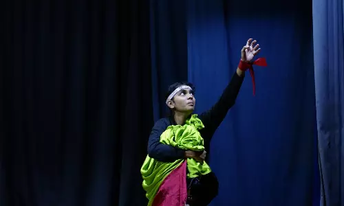 Holagundi Honoured As Best Theatre Director