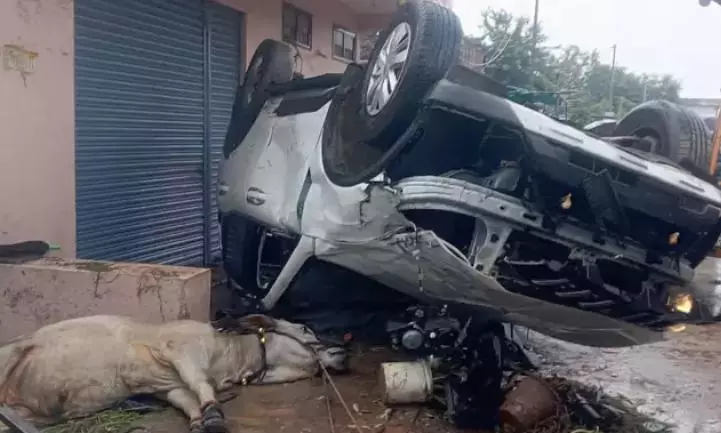 Narsampet: One Killed, Five Injured as Car Overturns Narsampet: One Killed, Five Injured as Car Overturns