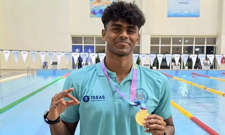 State Swimmers Dazzle At Junior National Event State Swimmers Dazzle At Junior National Event