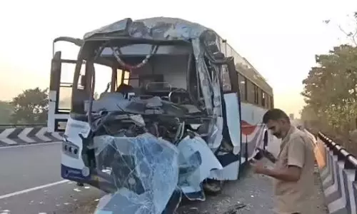 APSRTC Driver Averts Mishap After Acid Can Bursts APSRTC Driver Averts Mishap After Acid Can Bursts