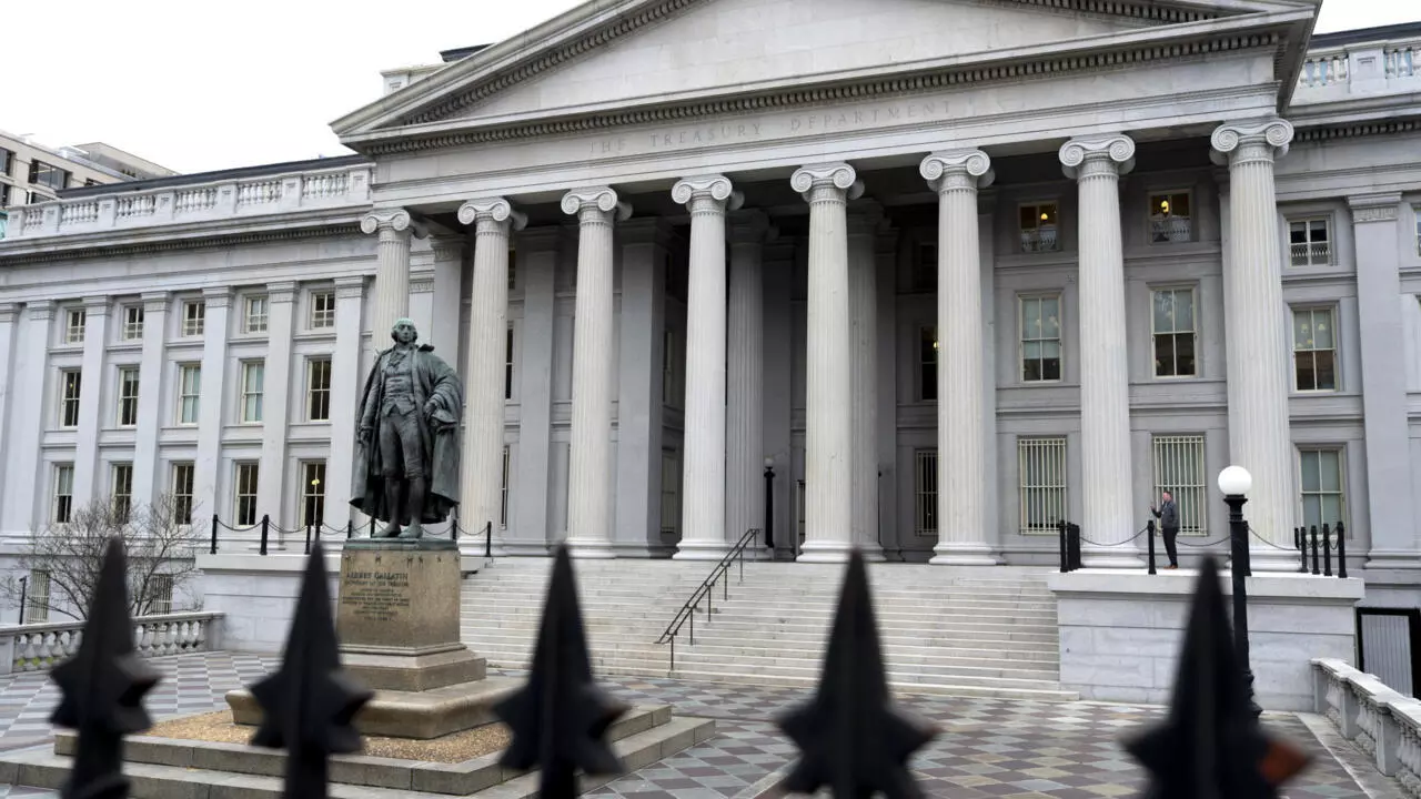 US Debt Crosses $40 Trillion Threshold After Doubling Under Trump And Biden US Debt Crosses $40 Trillion Threshold After Doubling Under Trump And Biden