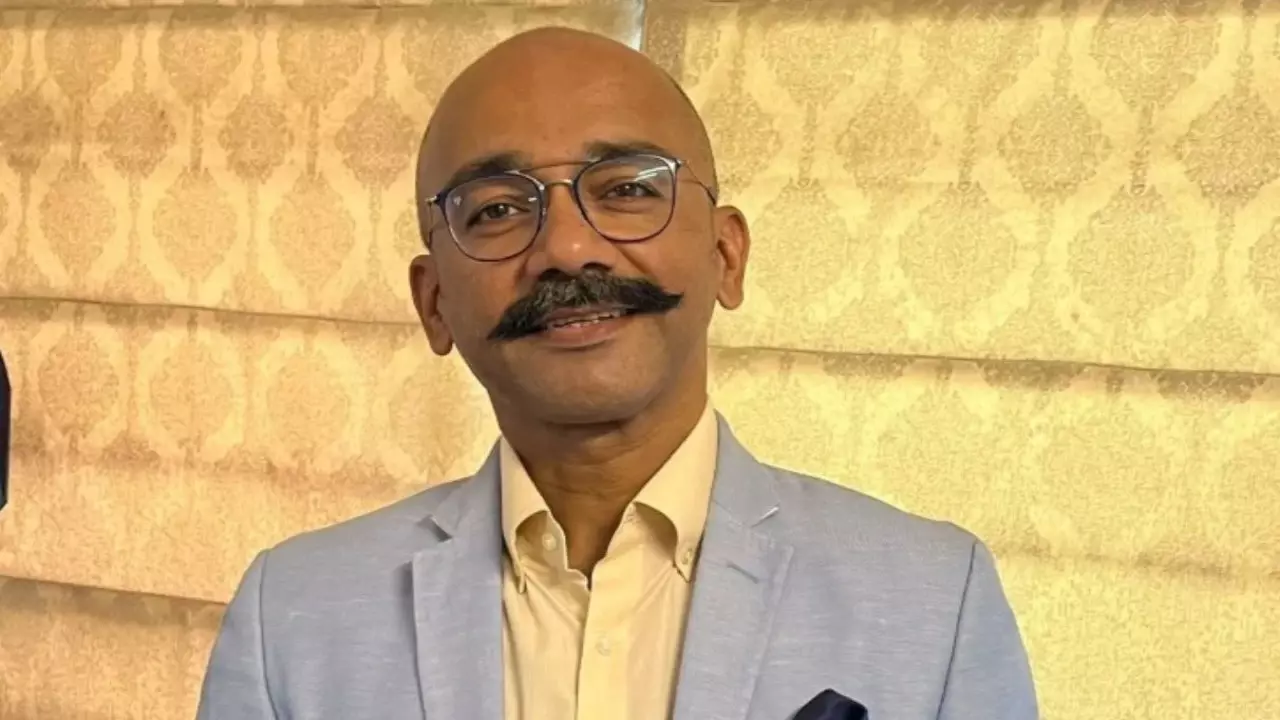 Bigg Boss Narrator Vijay Vikram Singh Warns Fans Against Fake Entry Promises Bigg Boss Narrator Vijay Vikram Singh Warns Fans Against Fake Entry Promises