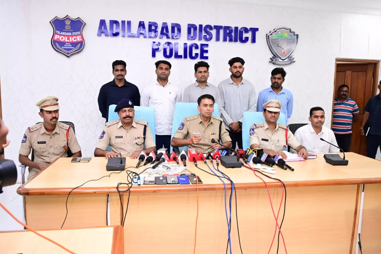 5 Inter-State Cyber Criminals Held in Adilabad, 498 Complaints Linked to Gang 5 Inter-State Cyber Criminals Held in Adilabad, 498 Complaints Linked to Gang