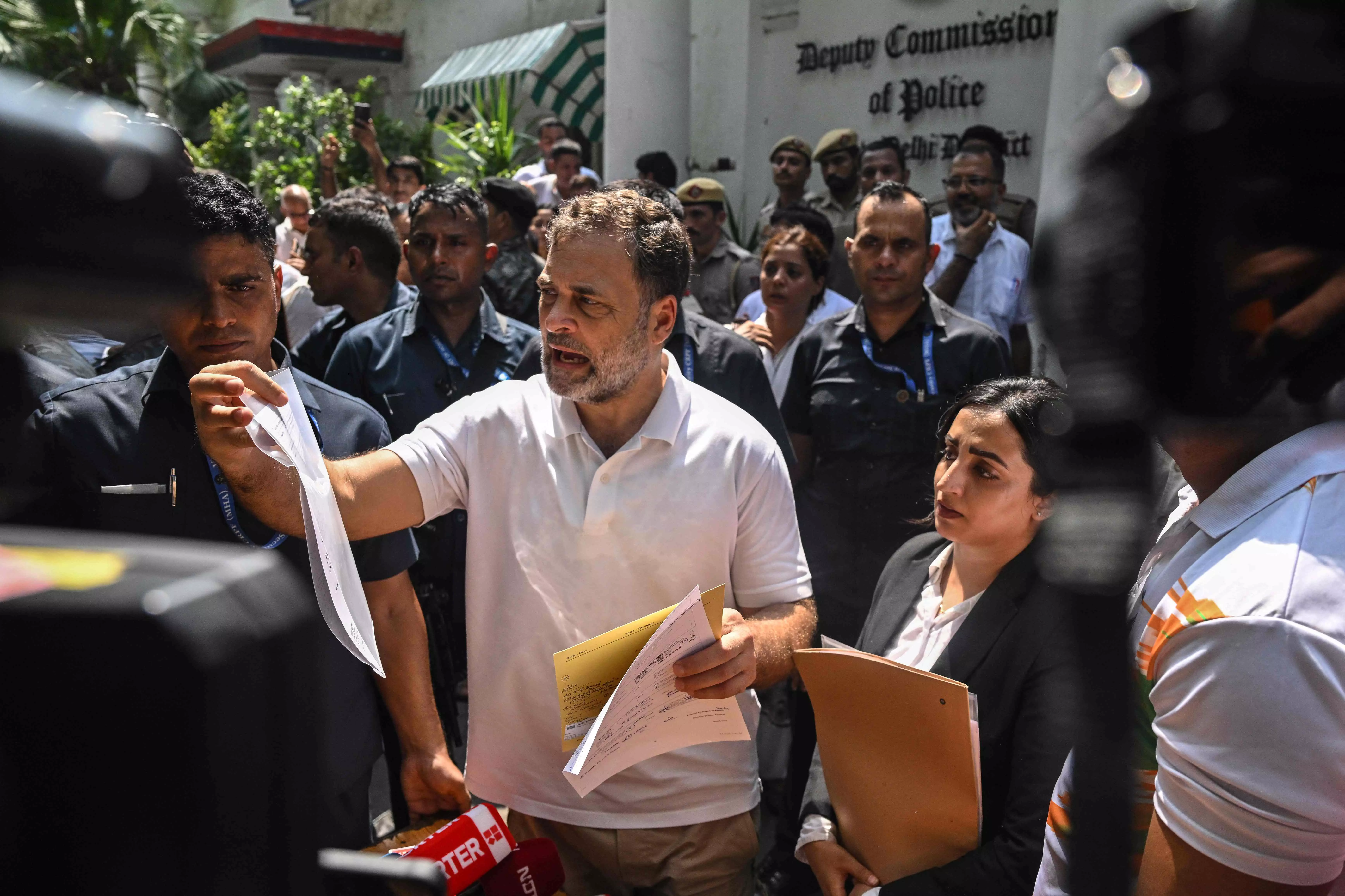 Cong Slams BJP for Dodging Accountability, Raising Non-Issues Amid Rahul Dharna Cong Slams BJP for Dodging Accountability, Raising Non-Issues Amid Rahul Dharna